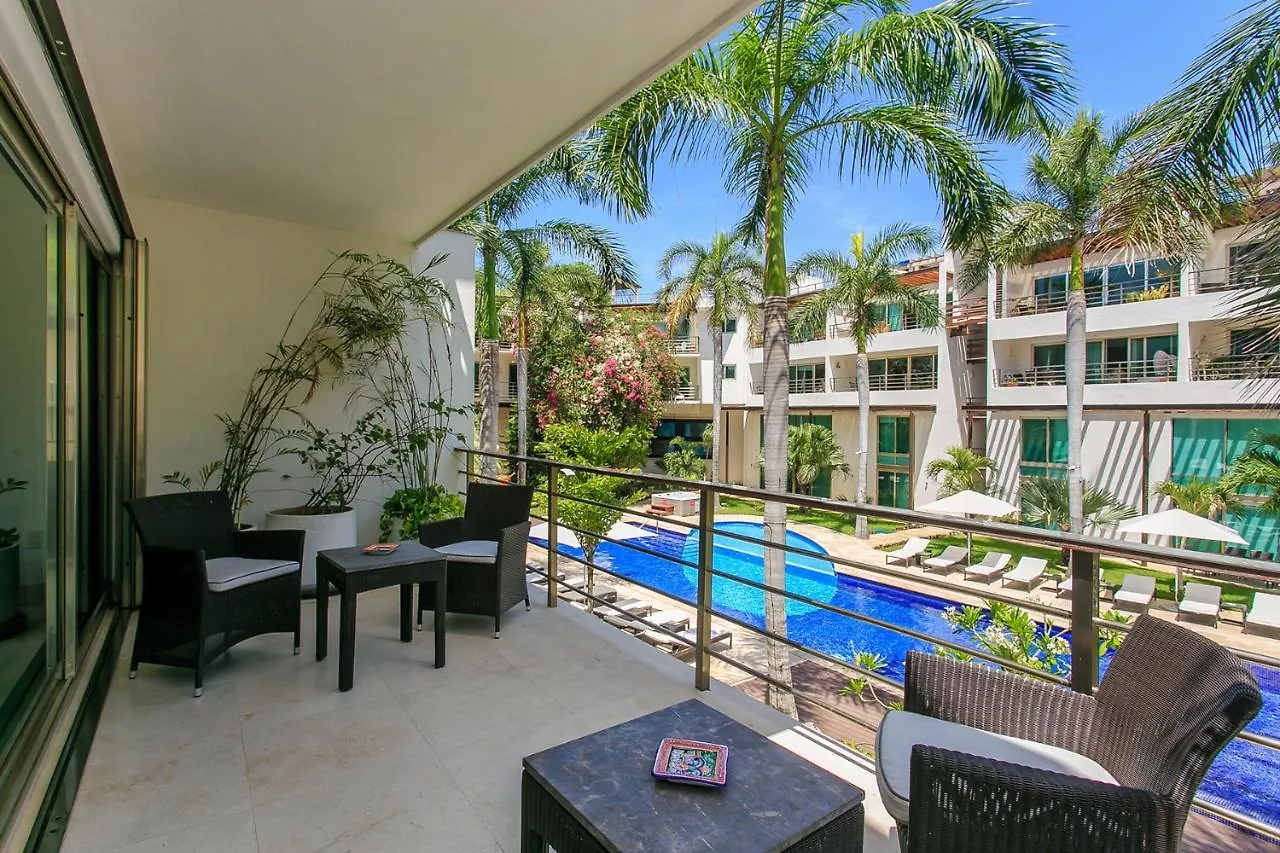 Apartment 3-Level Condo With A Private Balcony & Rooftop Lounge Playa del Carmen