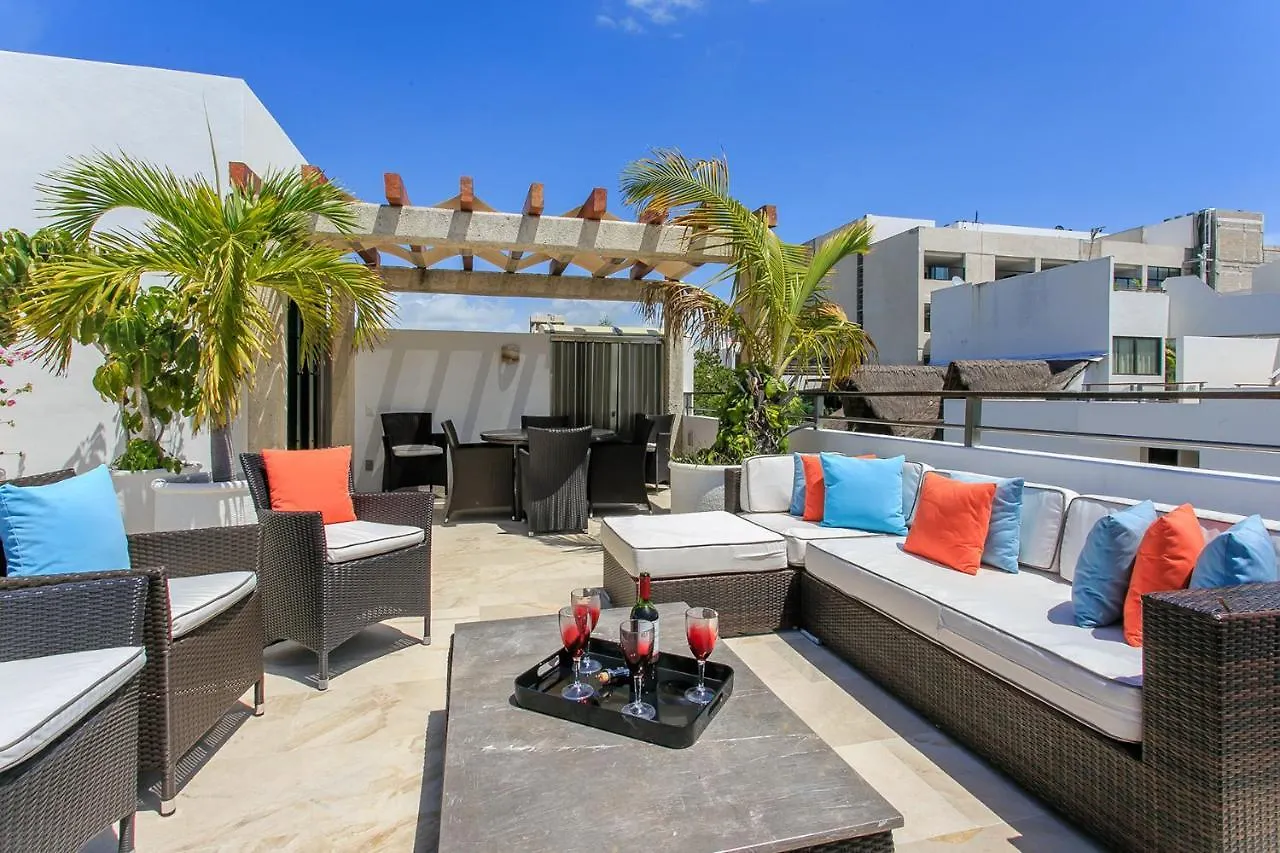 3-Level Condo With A Private Balcony & Rooftop Lounge Playa del Carmen 0*,