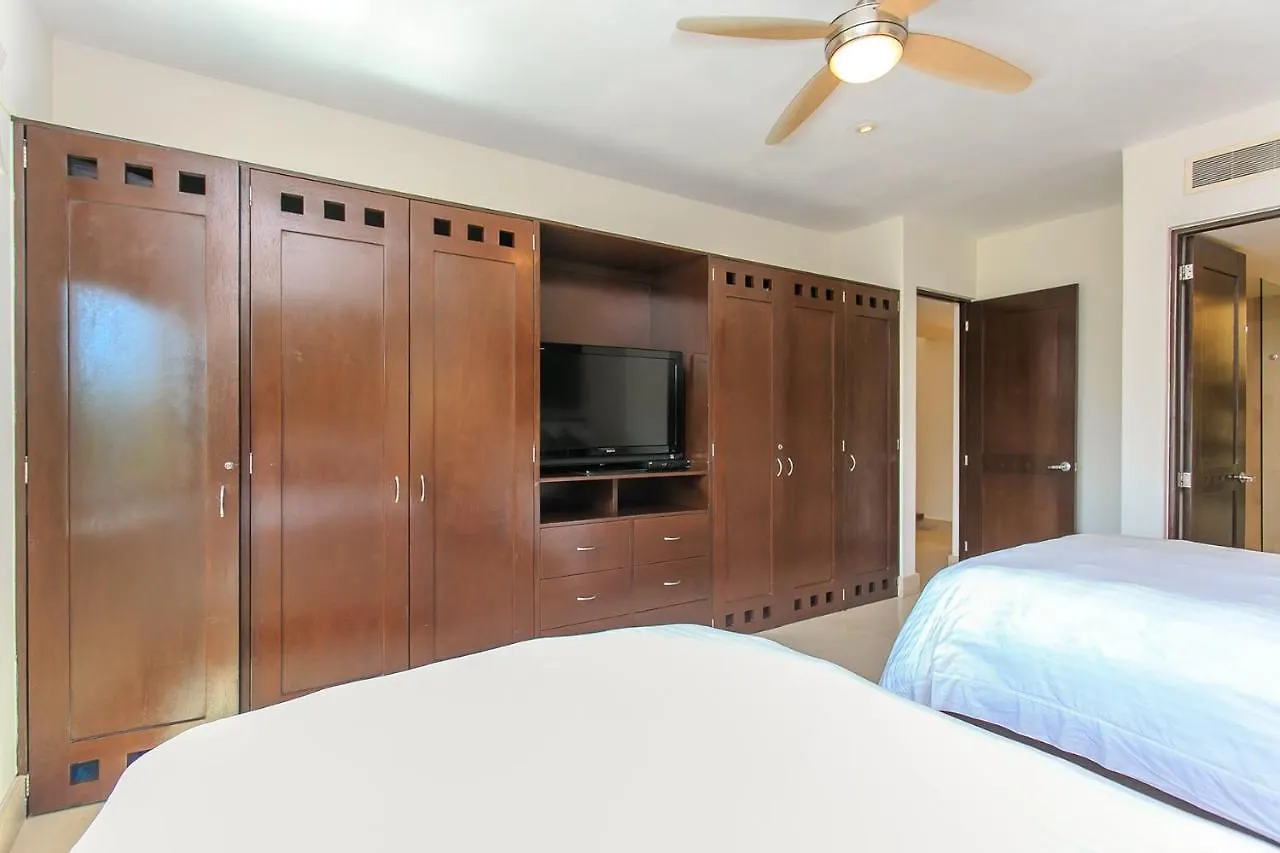3-Level Condo With A Private Balcony & Rooftop Lounge Playa del Carmen Mexico