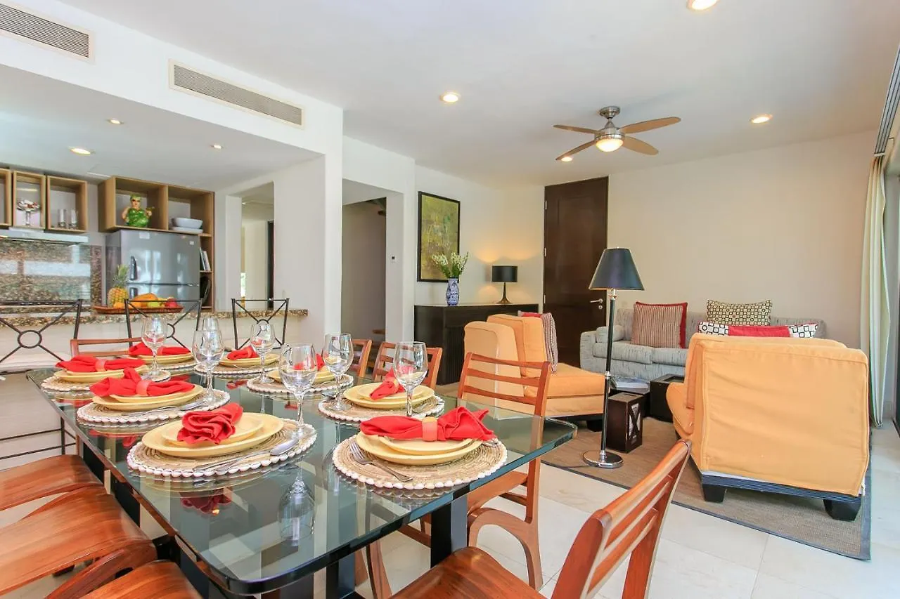 Apartment 3-Level Condo With A Private Balcony & Rooftop Lounge Playa del Carmen