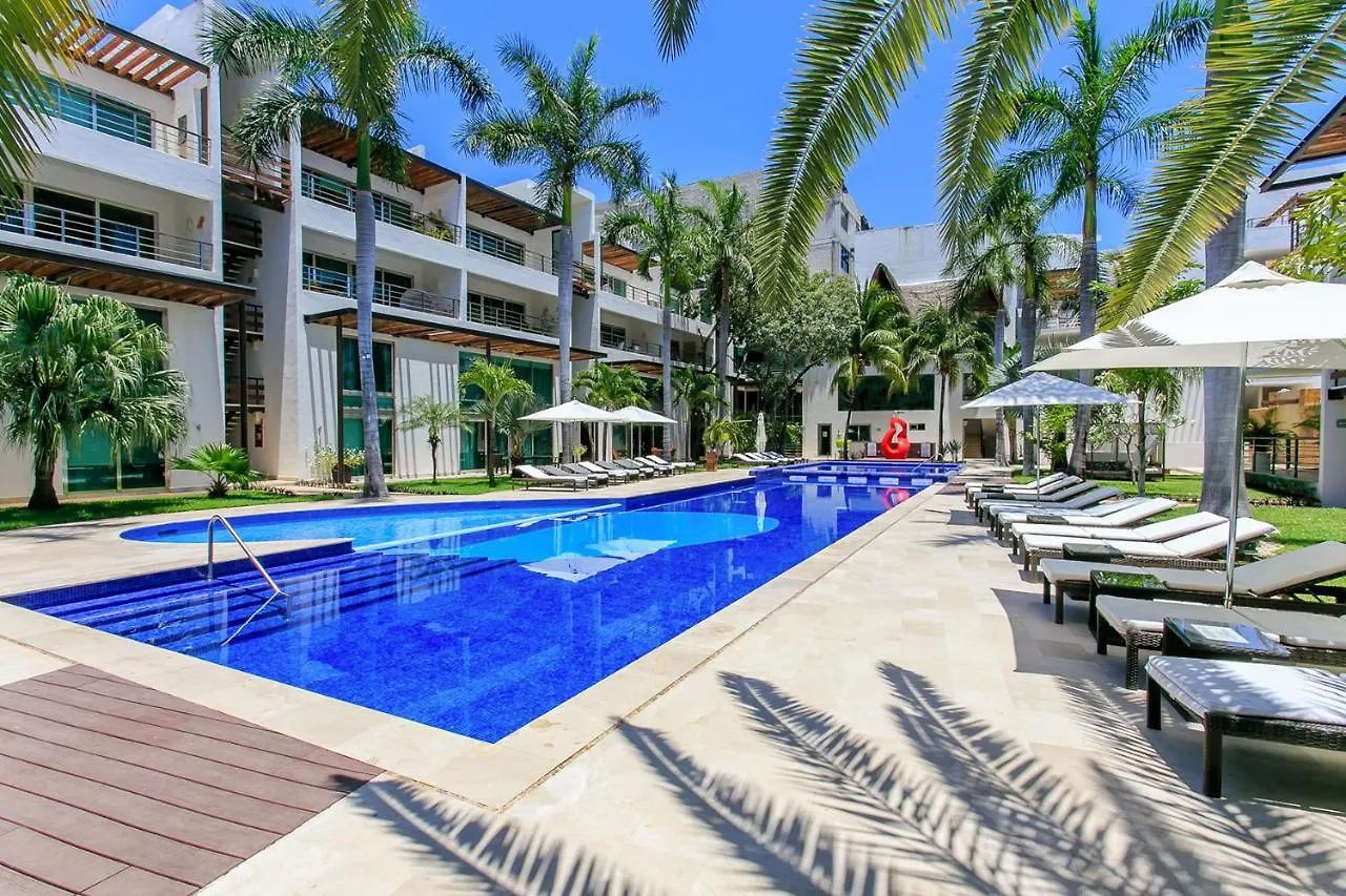 3-Level Condo With A Private Balcony & Rooftop Lounge Playa del Carmen Mexico